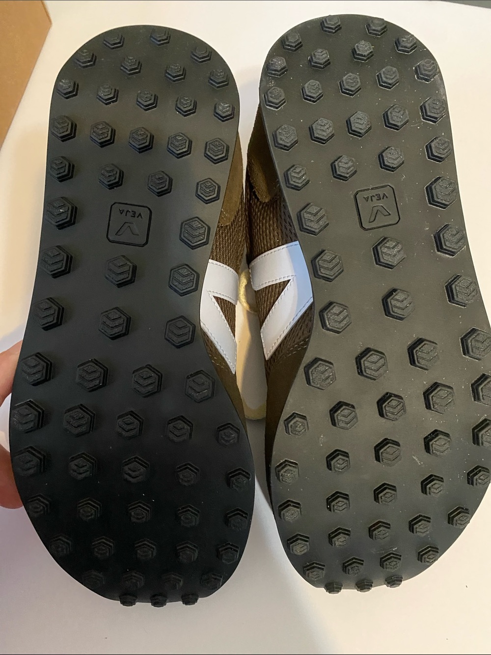 NIB VEJA RIO BRANCO ALVEOMESH EAGLE SWAN - Women’s US 7 - Picture 9 of 12